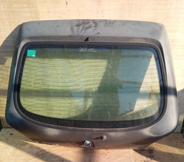 Tampa traseira com vidro Ford Fiesta 1998