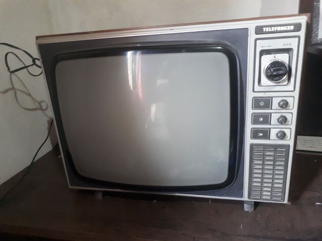 Televisor antigo telefunken anos 80 - Foto 2