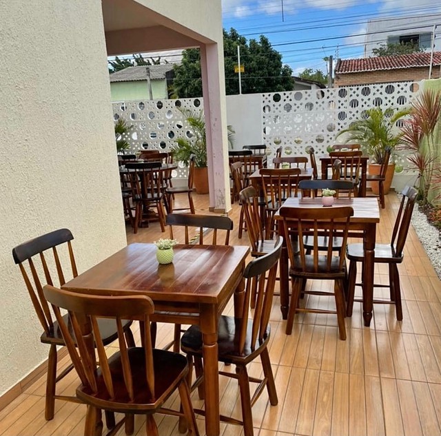 Mesa e cadeira para sua Loja 