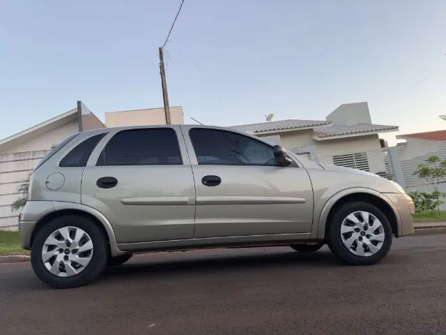 CHEVROLET - CORSA - 2010/2011 - Branca - R$ 28.900,00 - GW Multimarcas