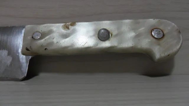 Faca antiga anos 50 Raridade, com cabo em Madrepérola - Foto 3