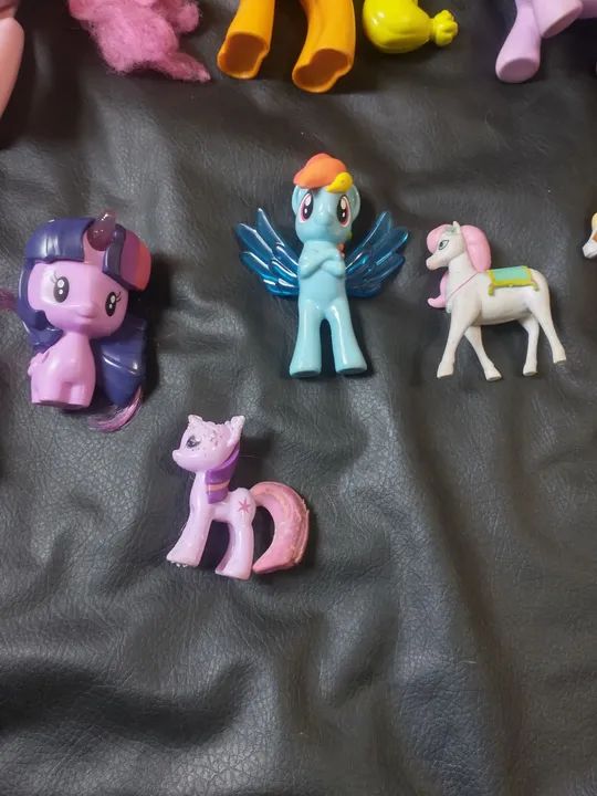 Bonecos para coleção 9 peças variadas  - Foto 4