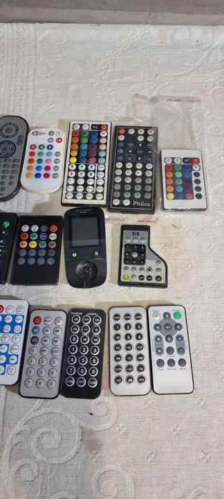 Lote dr controles ,vendo unidade cada 2 peças - Foto 2