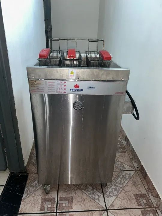 Fritadeira Industrial Progás PR-2000 BPG 21,5L - Semi-nova, 4 meses de uso