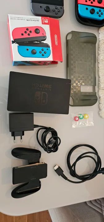Nintendo Switch 2 + Controles Extra + Fifa 18 + Acessórios - Foto 3