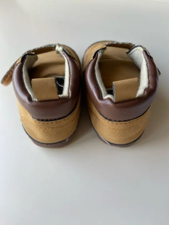 Sapatinhos de Bebê Marrom - 3 a 6 meses - Foto 2