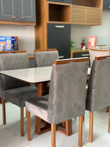 Mesa 4 cadeiras.