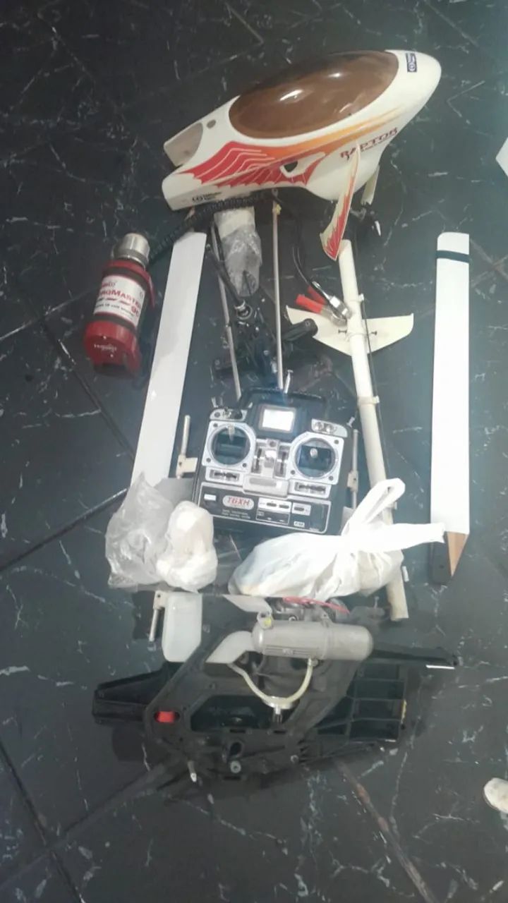 Helicóptero de controle remoto63824556922243120