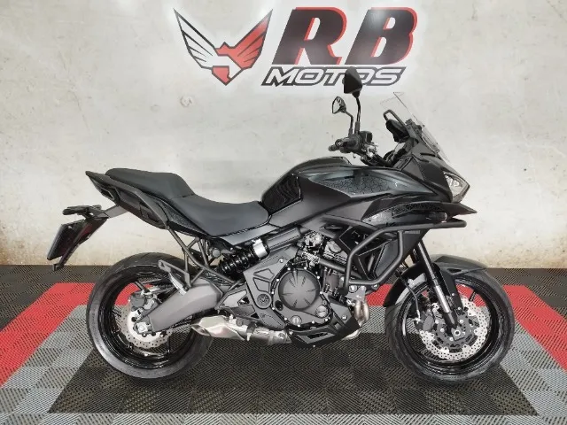 Versys 650 Abs 2023 Preta Único Dono com incríveis 2.900 Km ( A mais Top das Galáxias )