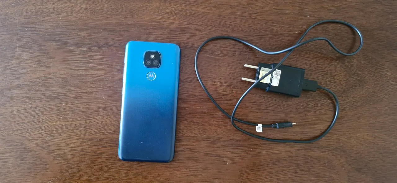 MOTOROLA E7 COM CARREGADOR ORIGINAL
