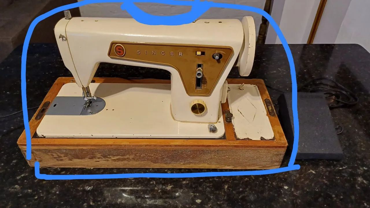 Máquina de Costura Singer Antiga - Foto 6