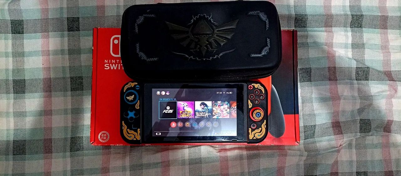 Nintendo Switch V2 Desbloqueado - 512GB + Película Aplicada (Excelente Estado!)