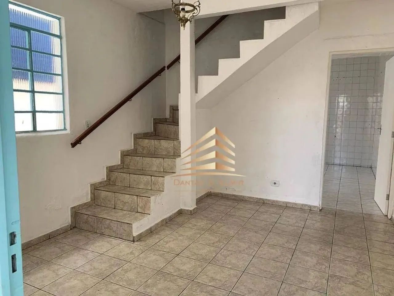Sobrado Comercial, 3 kitnets, 1 salão e uma casa COM 2 dormitórios, quintal, , 2 vagas, 33 - Foto 3
