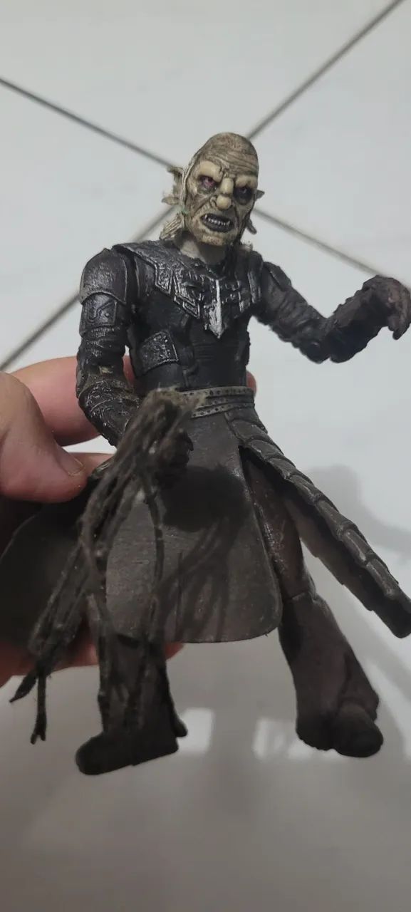 Bonecos orcs senhor dos aneis toybiz action figure diorama - Foto 2