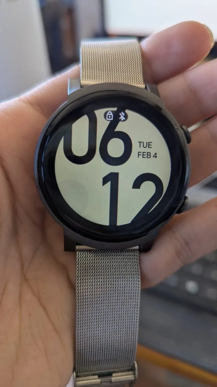 Smartwatch Ticwatch E3 com WearOS 3.5 com carregador de mesa