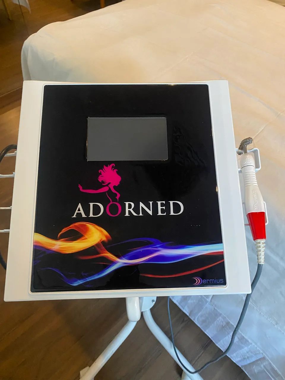 Adorned - Dermius (pouquíssimo utilizado)