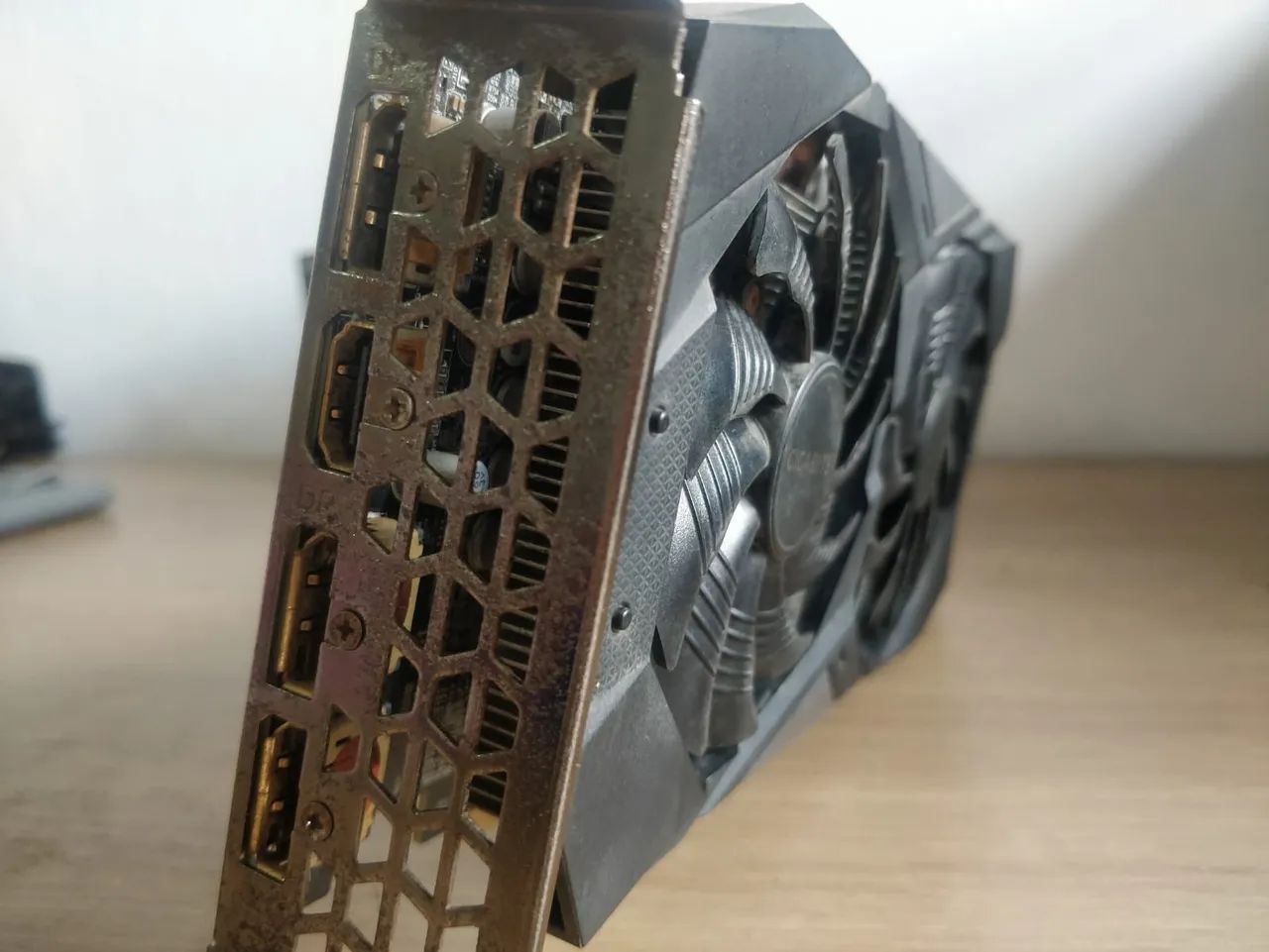 Placa de Vídeo Gigabyte GeForce RTX 2060 2060 6GB GDDR6 - Foto 2