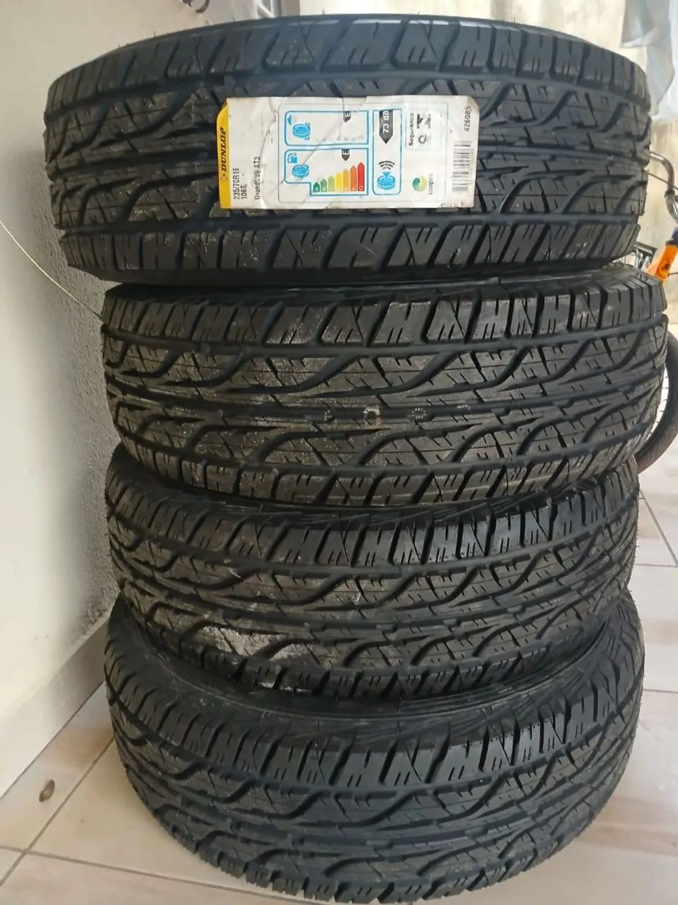 Pneus Dunlop 135/70 ARO16