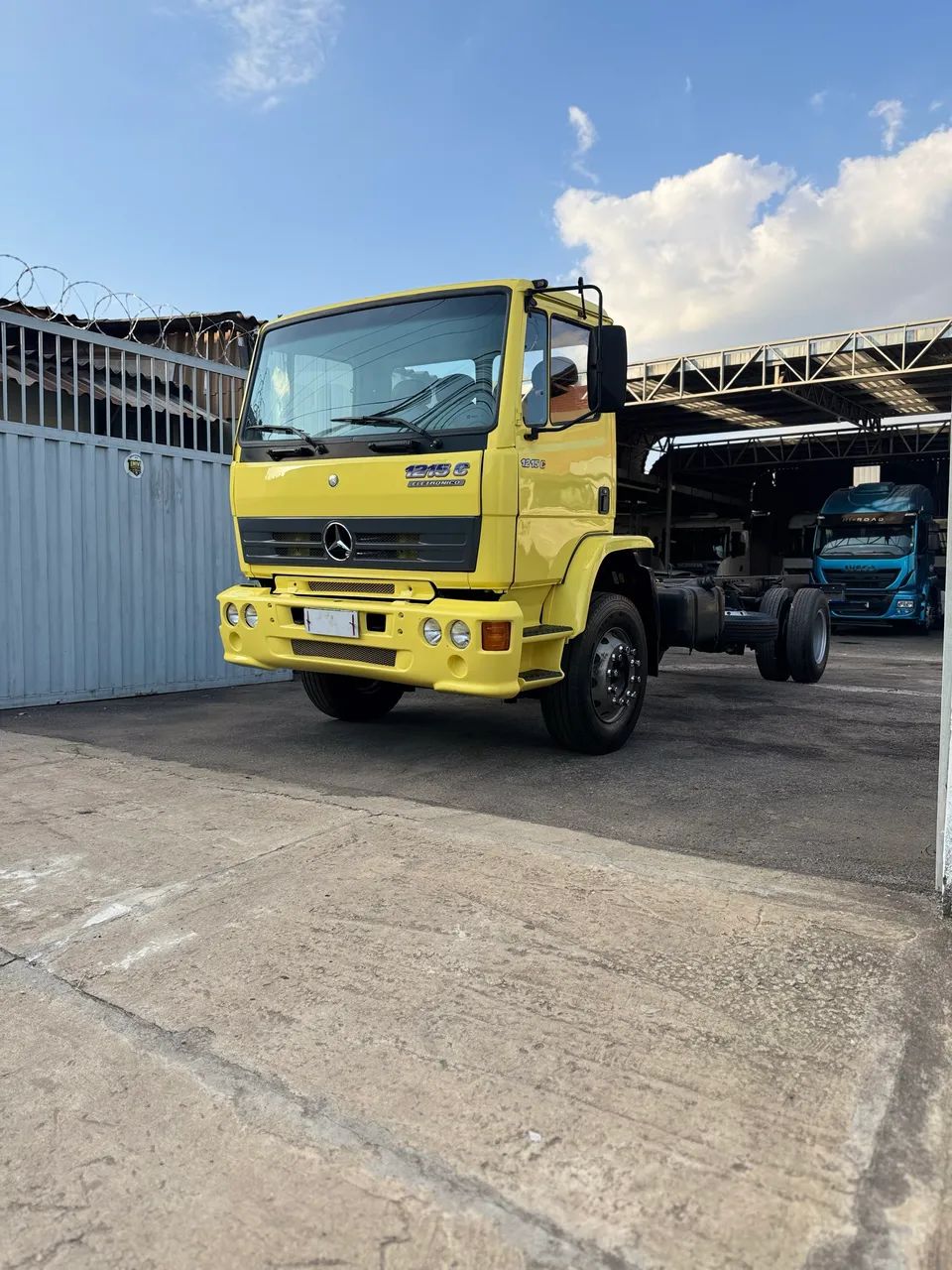 Mb 1215 ano 2000