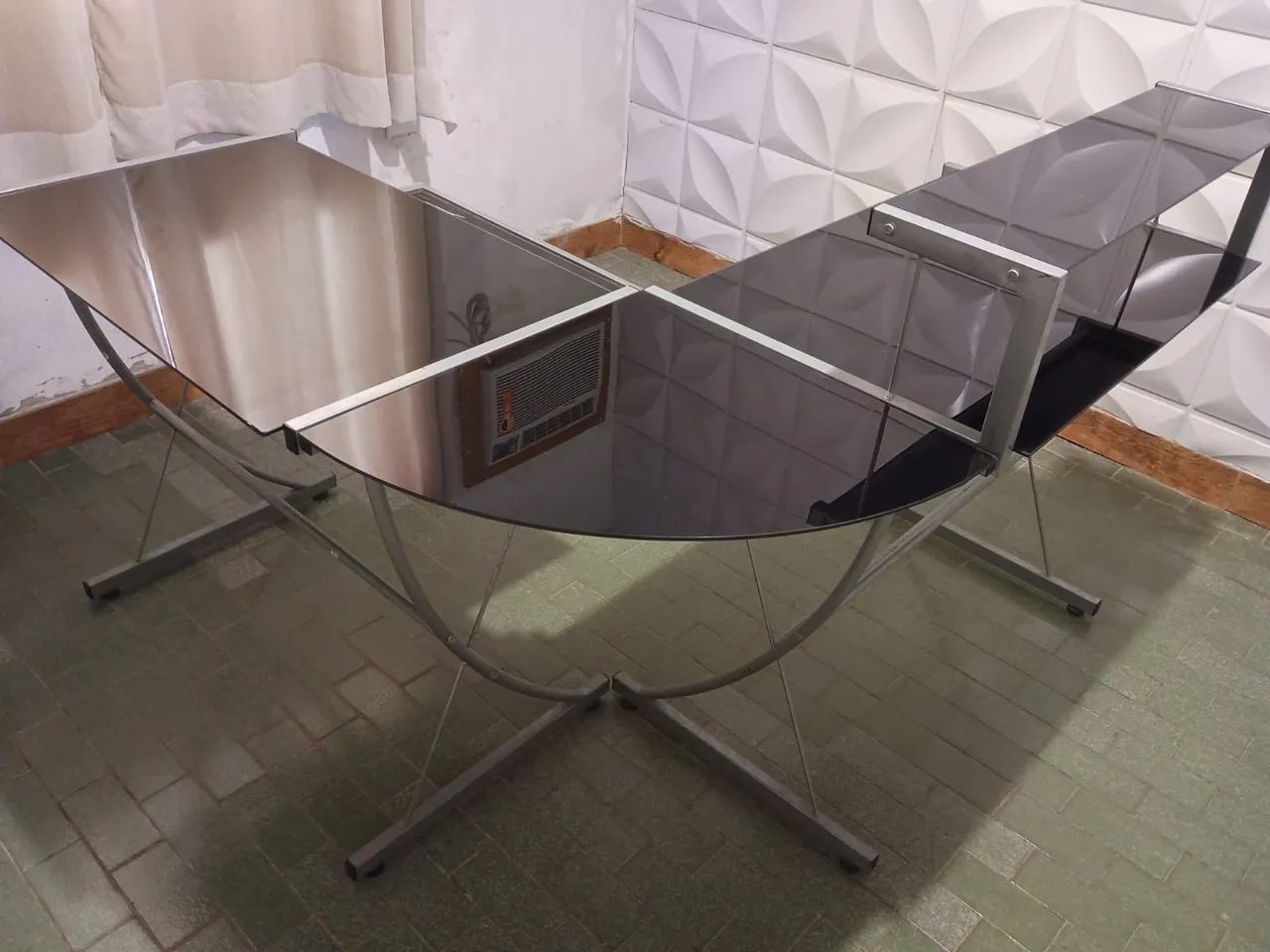 Mesa de Escritório em L com Tampo de Vidro - Foto 3