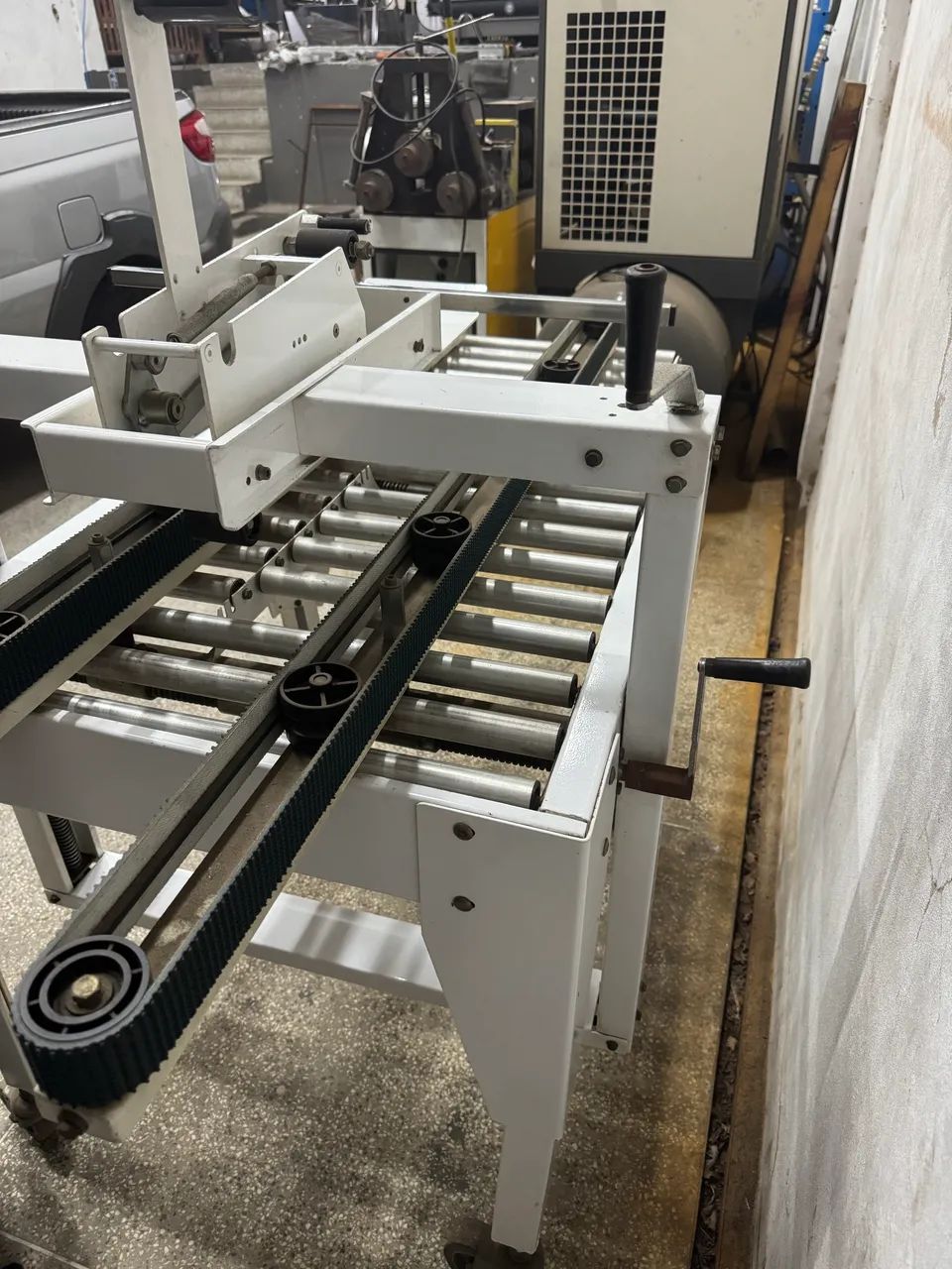 DUAS Máquina de fechamento de caixas com fita adesiva - Foto 2