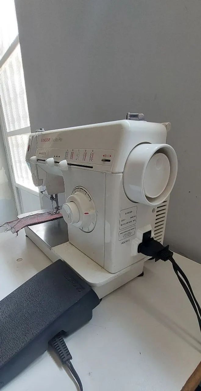 Máquina Singer - Foto 2