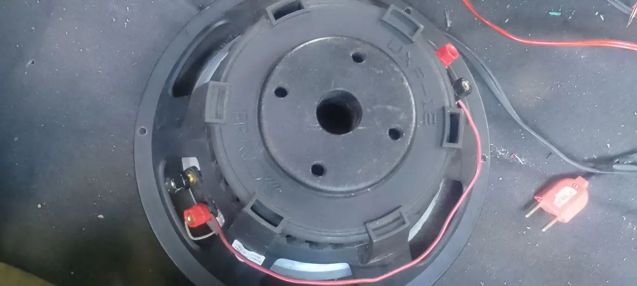Subwoofer de 12 peito de moça  - Foto 3