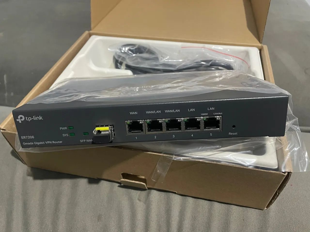 Roteador Tp-link Omada Tl-er7206 Gigabit VPN Load Balance Bivolt