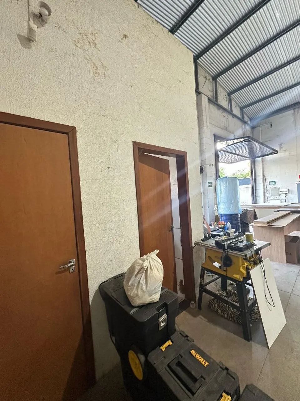 Barracão atrás clube olimpico - Foto 4