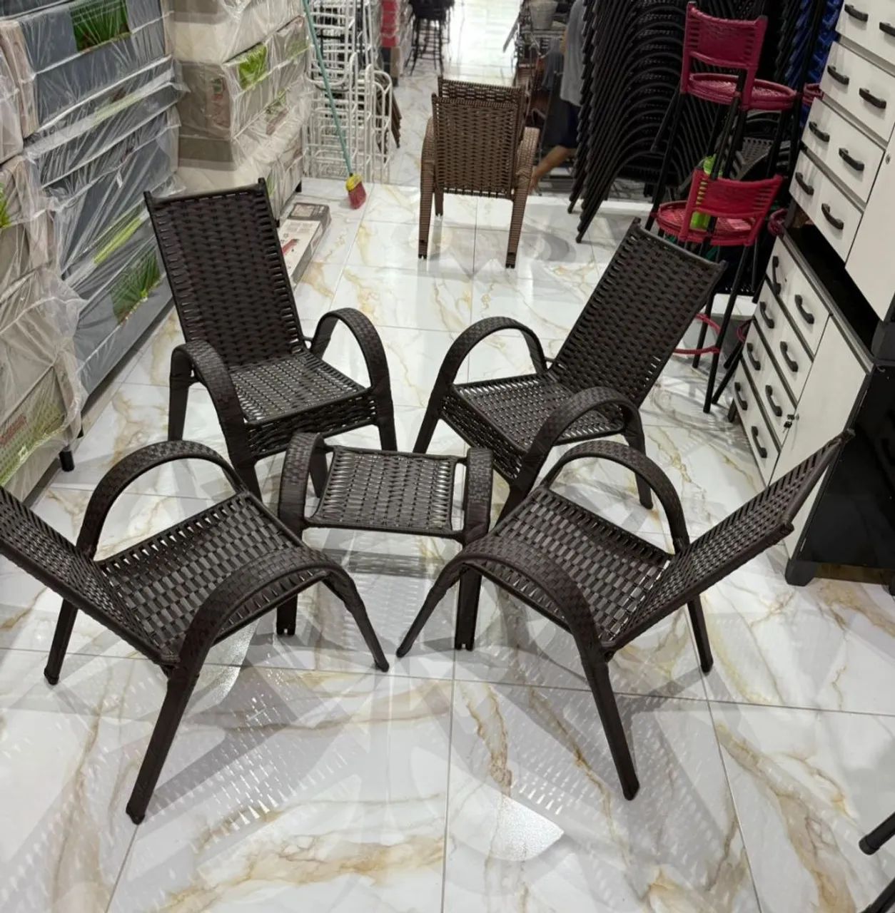 Conjunto de Móveis para Área Externa - 4 Cadeiras e Mesa - Foto 5