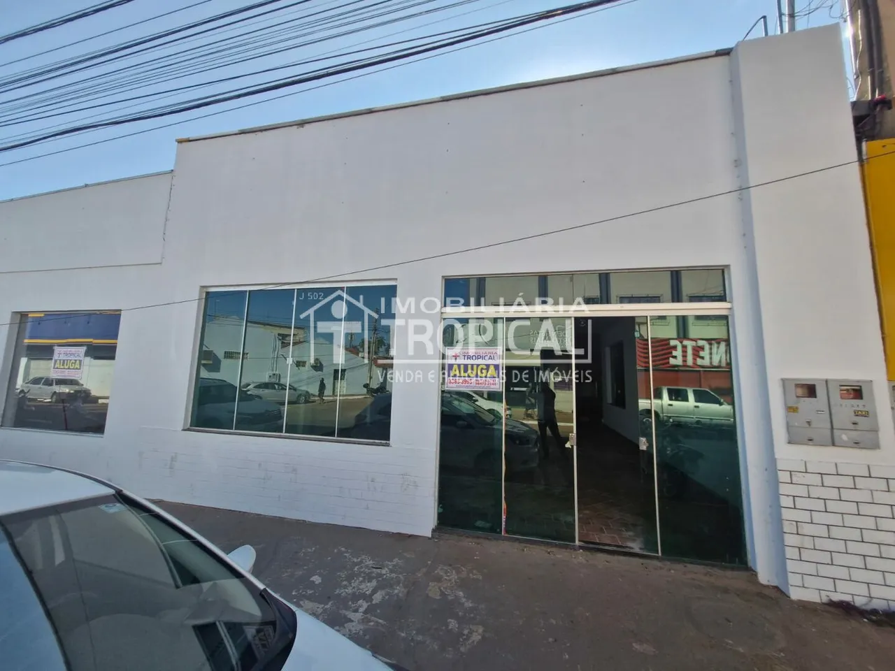 Aluga-se sala comercial no centro de Porto Nacional-To.