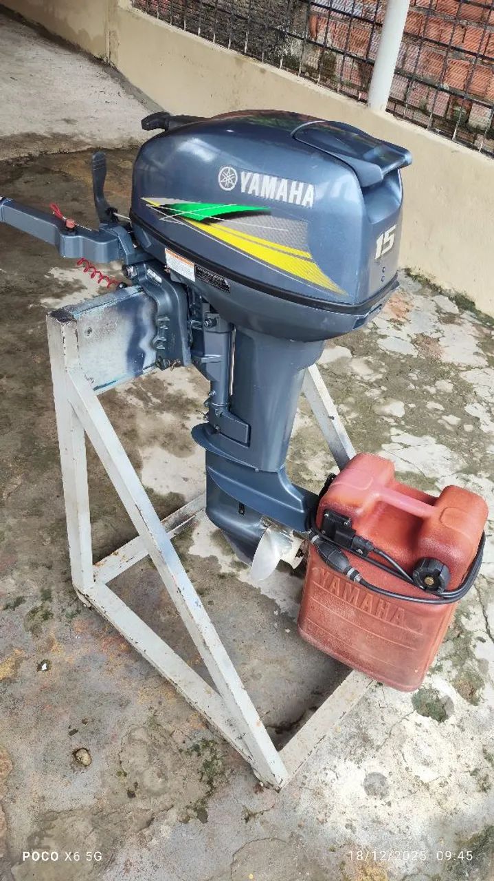 Motor Popa Yamaha 15 Hp moderno - Foto 4