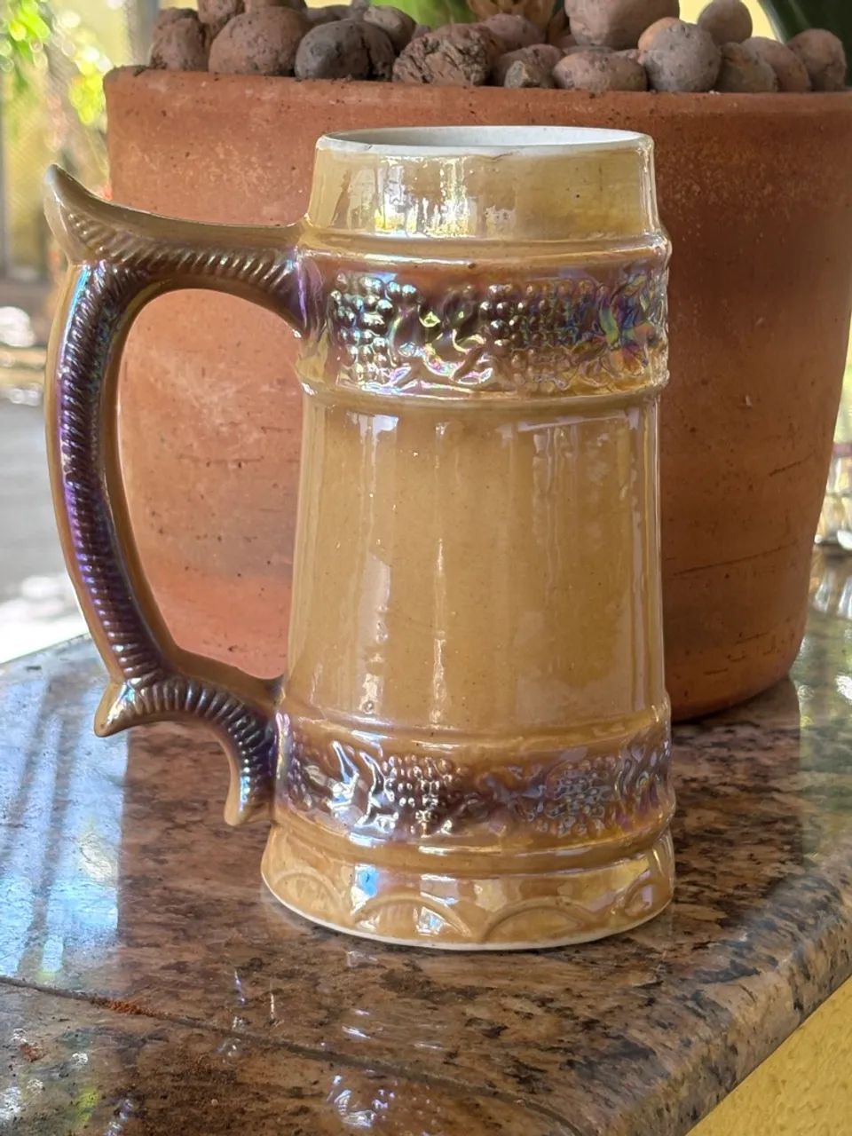 Caneca de Chopp Antiga com Detalhes em Relevo - Foto 2