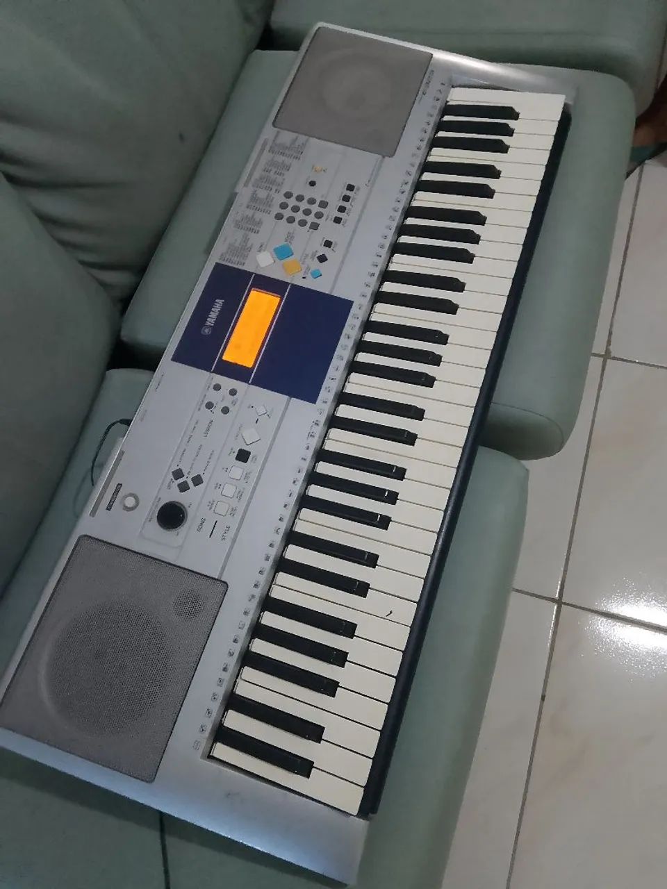 Teclado Yamaha PSR-E233