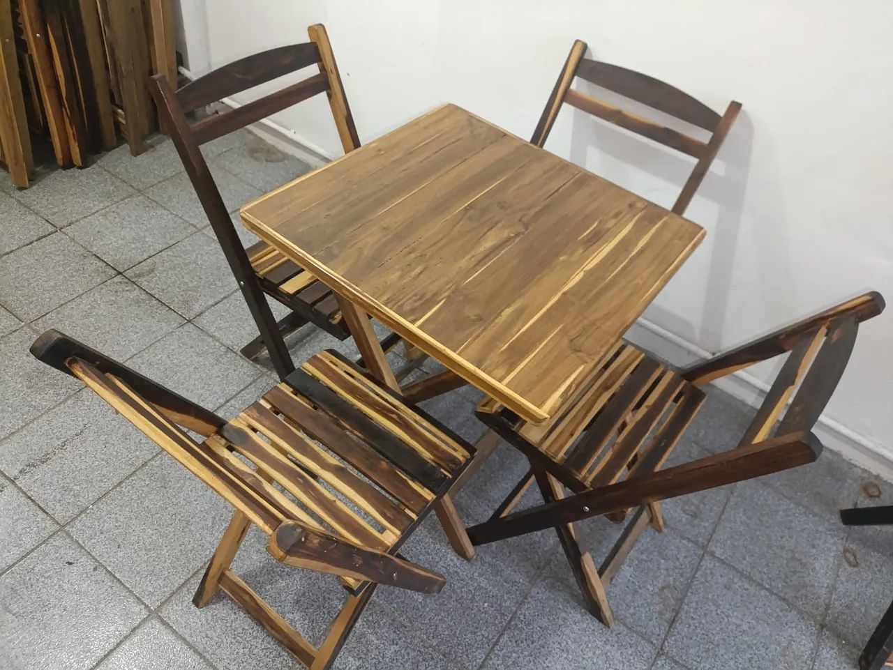 Conjuntos de mesas 70x70 dobráveis em madeira  - Foto 5