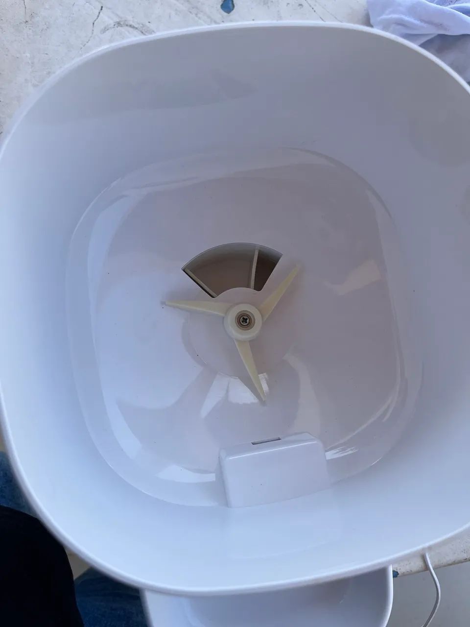 Comedouro automático cães e gatos 4L - Foto 2