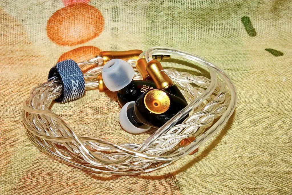 EPZ Q5 In-Ear Headphones, Black, Excellent Condition64407620086019123