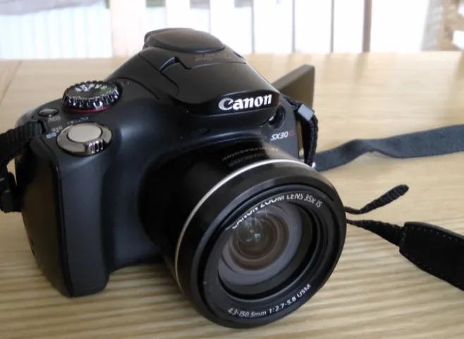 Camera Canon PowerShot SX30 IS