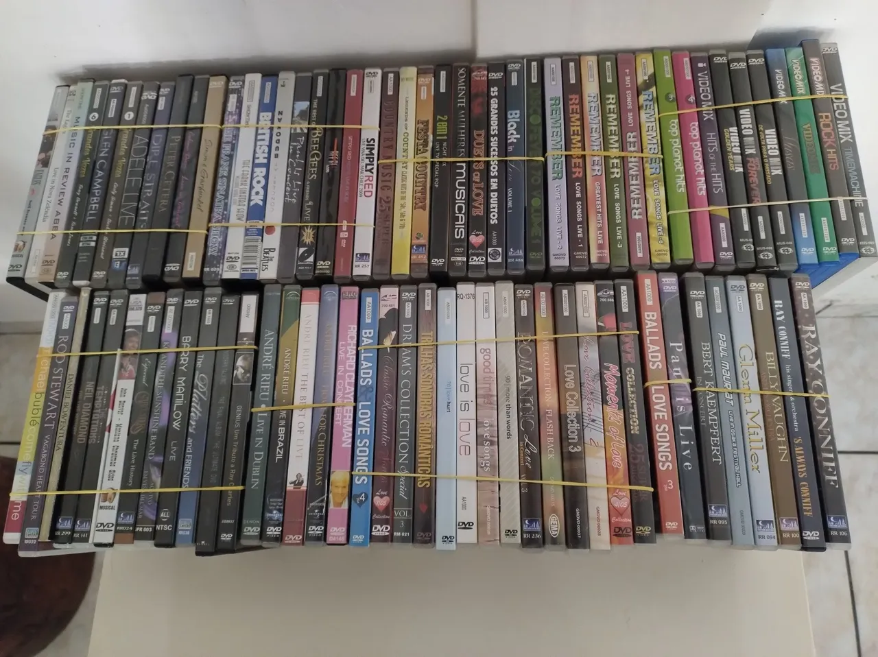 Coleção de DVDs de Música Variada - 84 DVDs