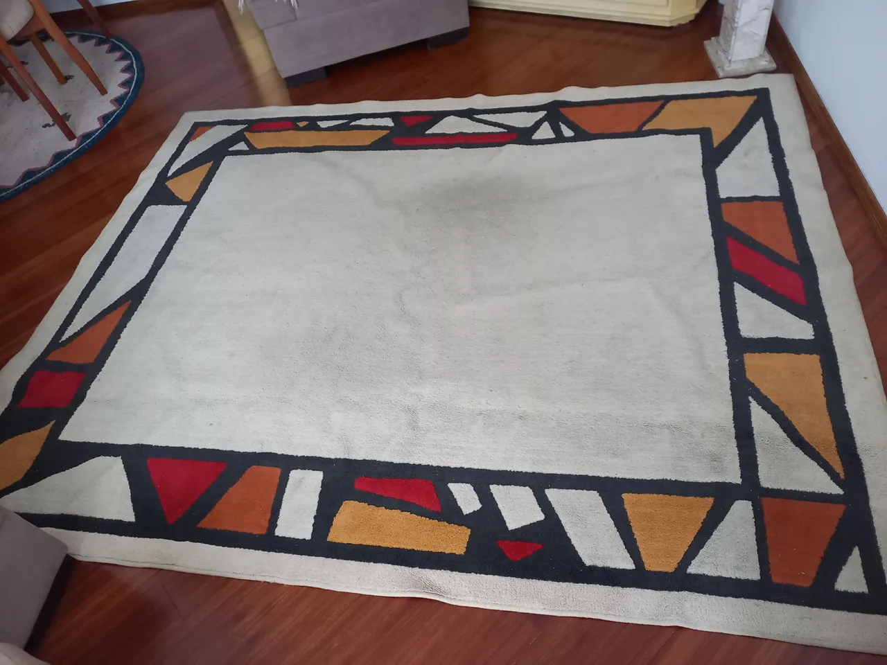 Tapete Moderno com Design Geométrico