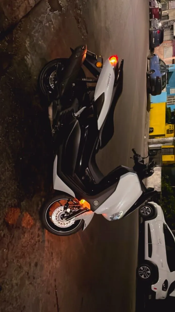 Nmax 160 LEIA