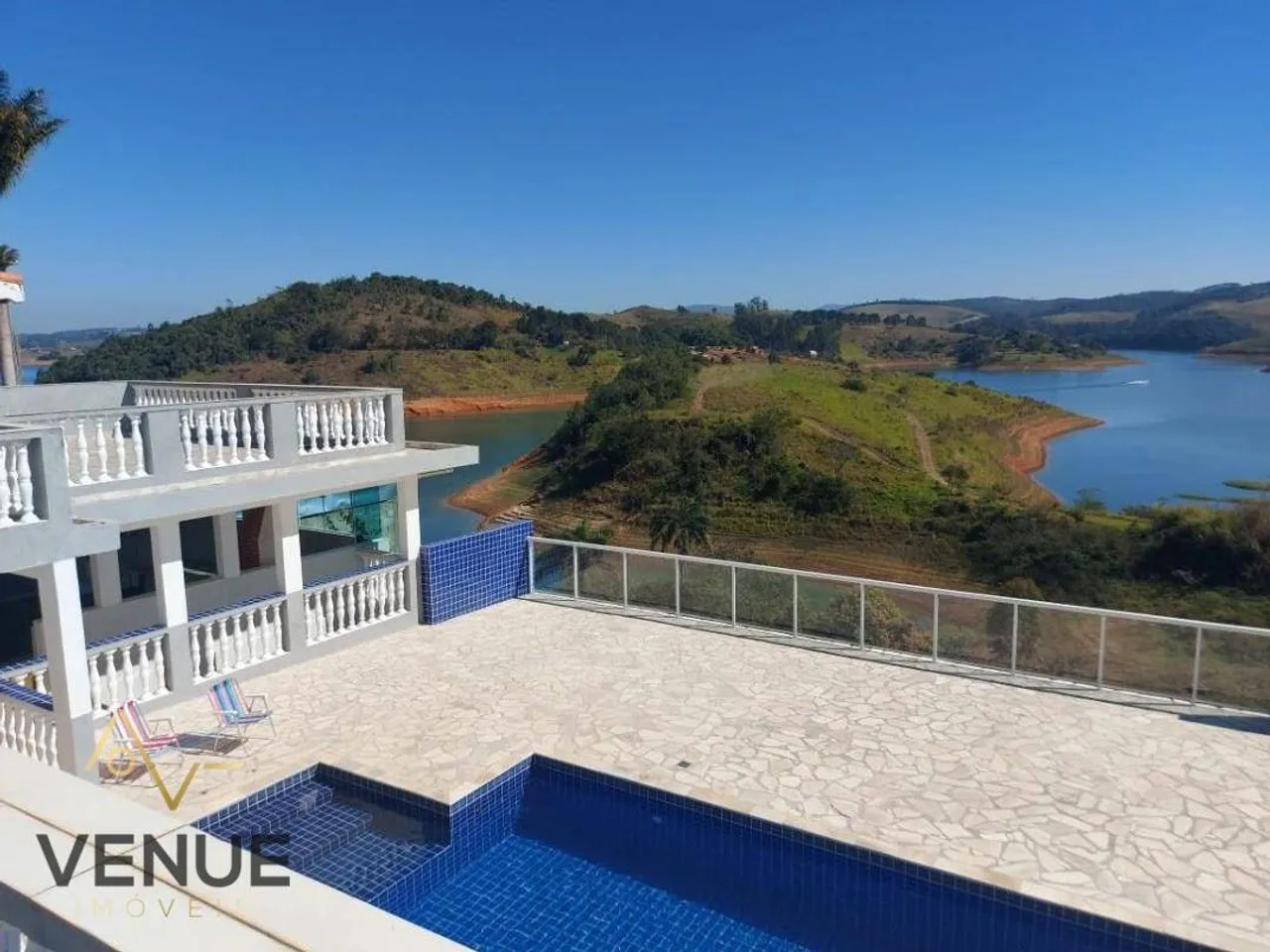 Casa em condominio pé na agua em Igaratá - SP