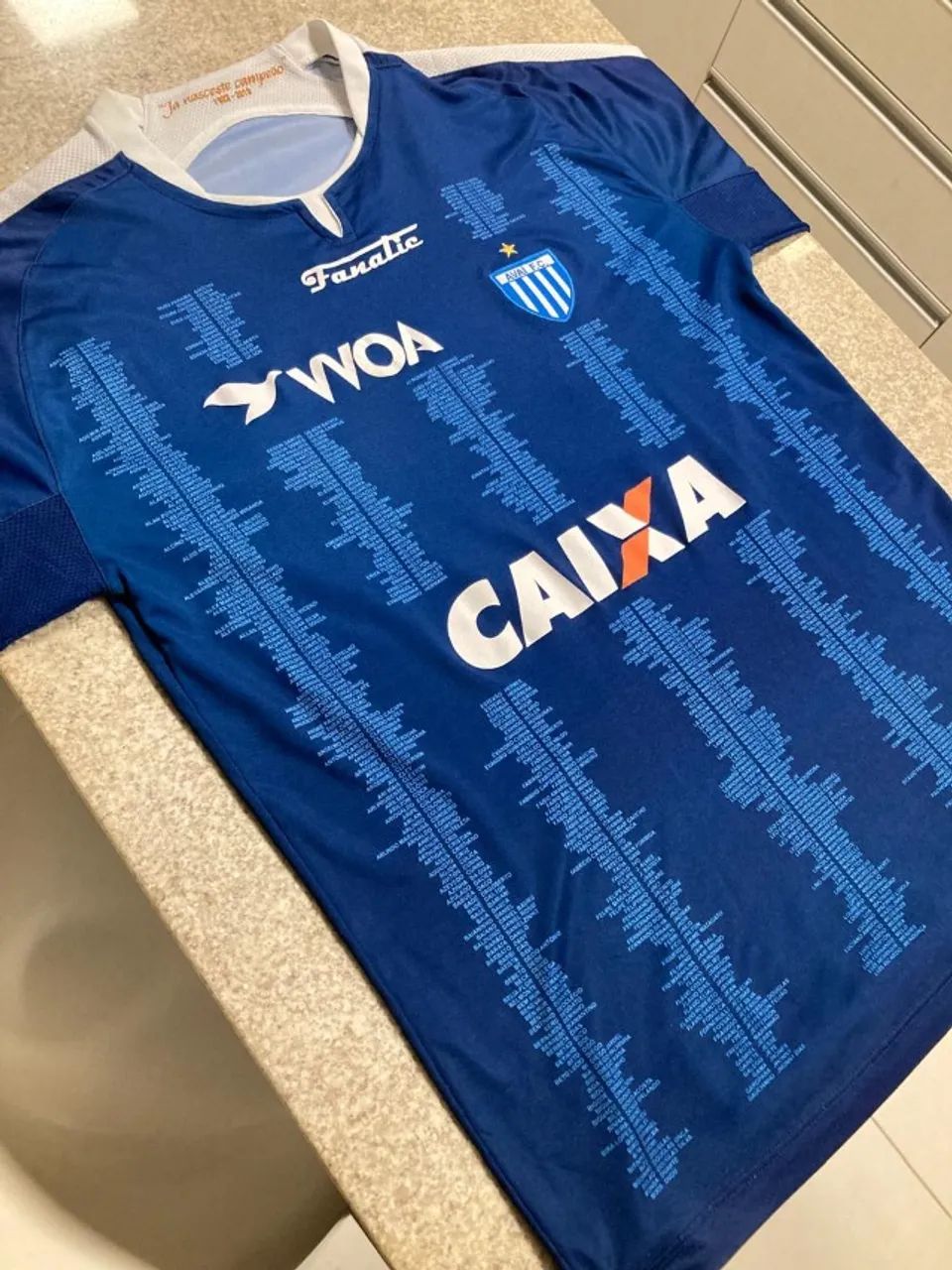 Camisa Avaí 2013 - Tamanho P - Foto 2