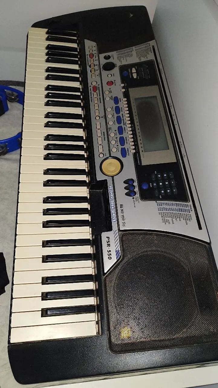 Teclado Yamaha PSR-550 - Foto 2