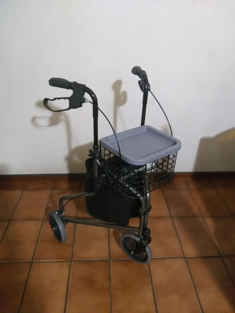 Andador Mobil com 3 rodas