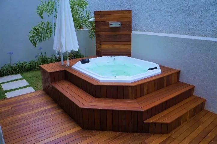 Deck de madeira para spa banheiras e jardins 