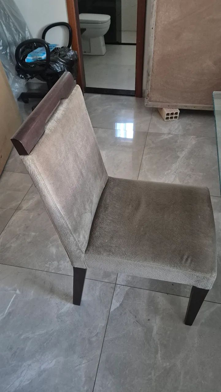 MESA DE VIDRO COM 6 CADEIRAS64209941836163121