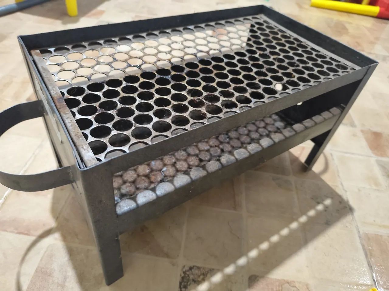 Mini churrasqueira 64276686514434120