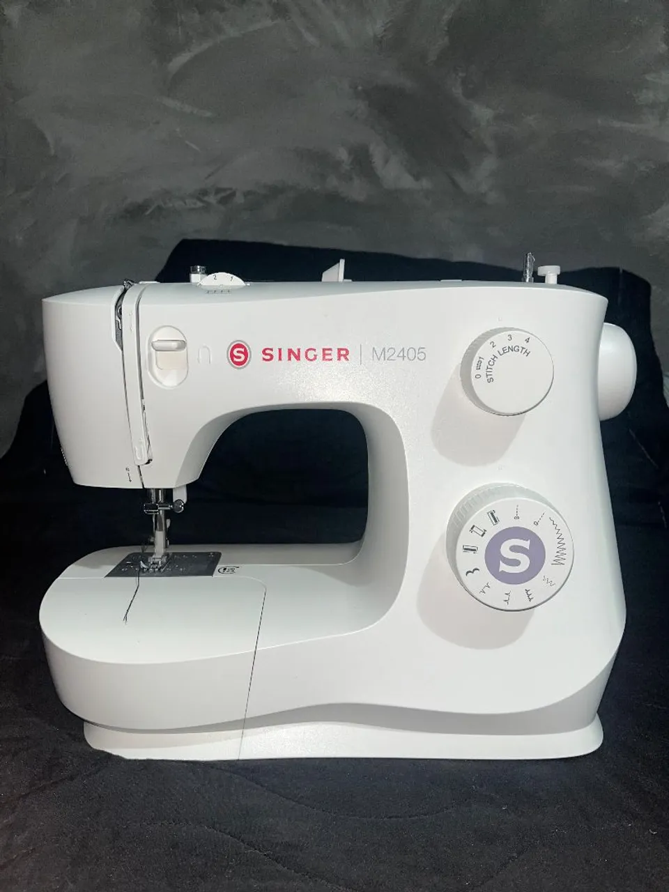 Máquina de Costura Singer M2405