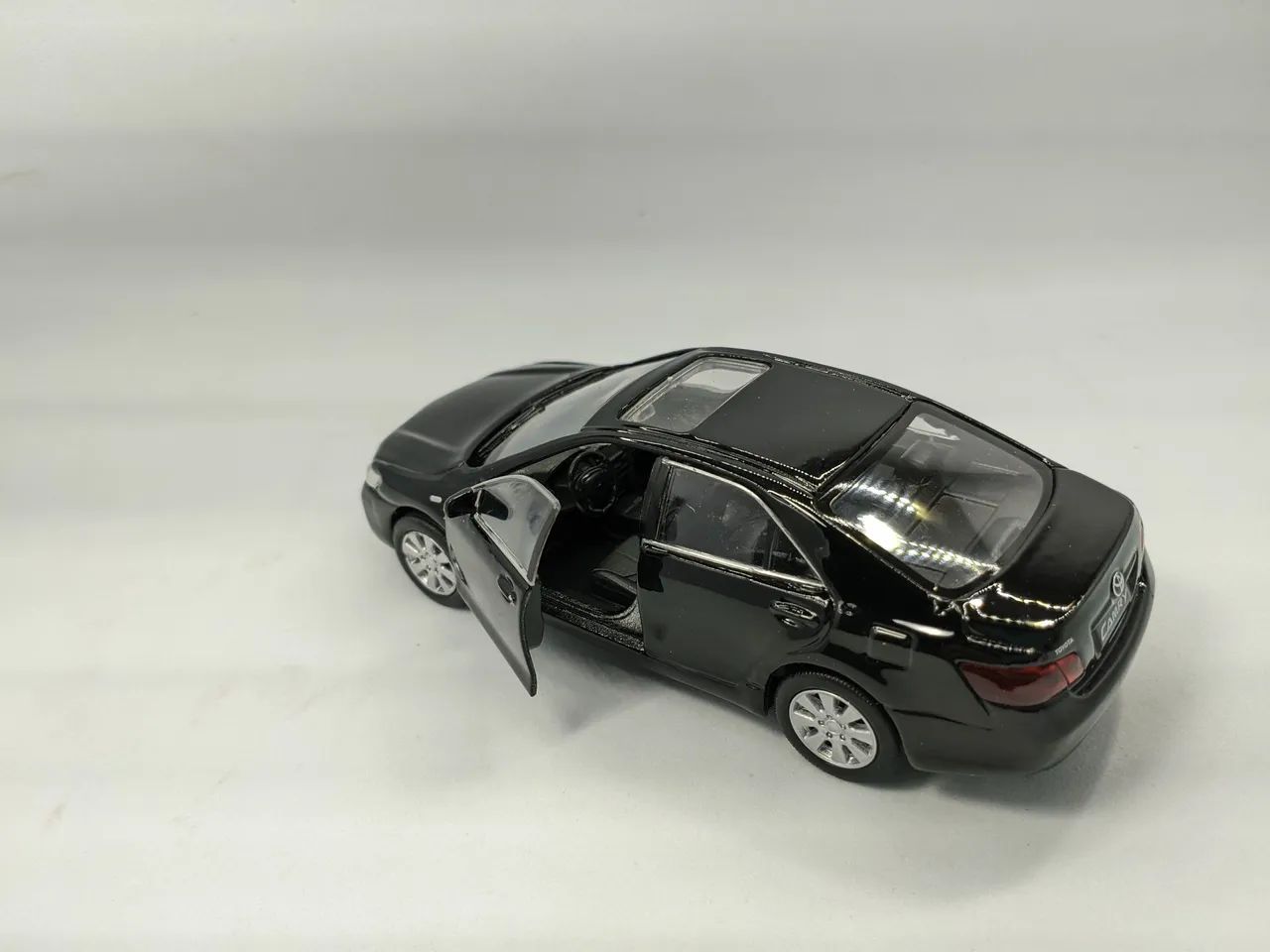 Miniatura Toyota Camry Preto - Foto 5
